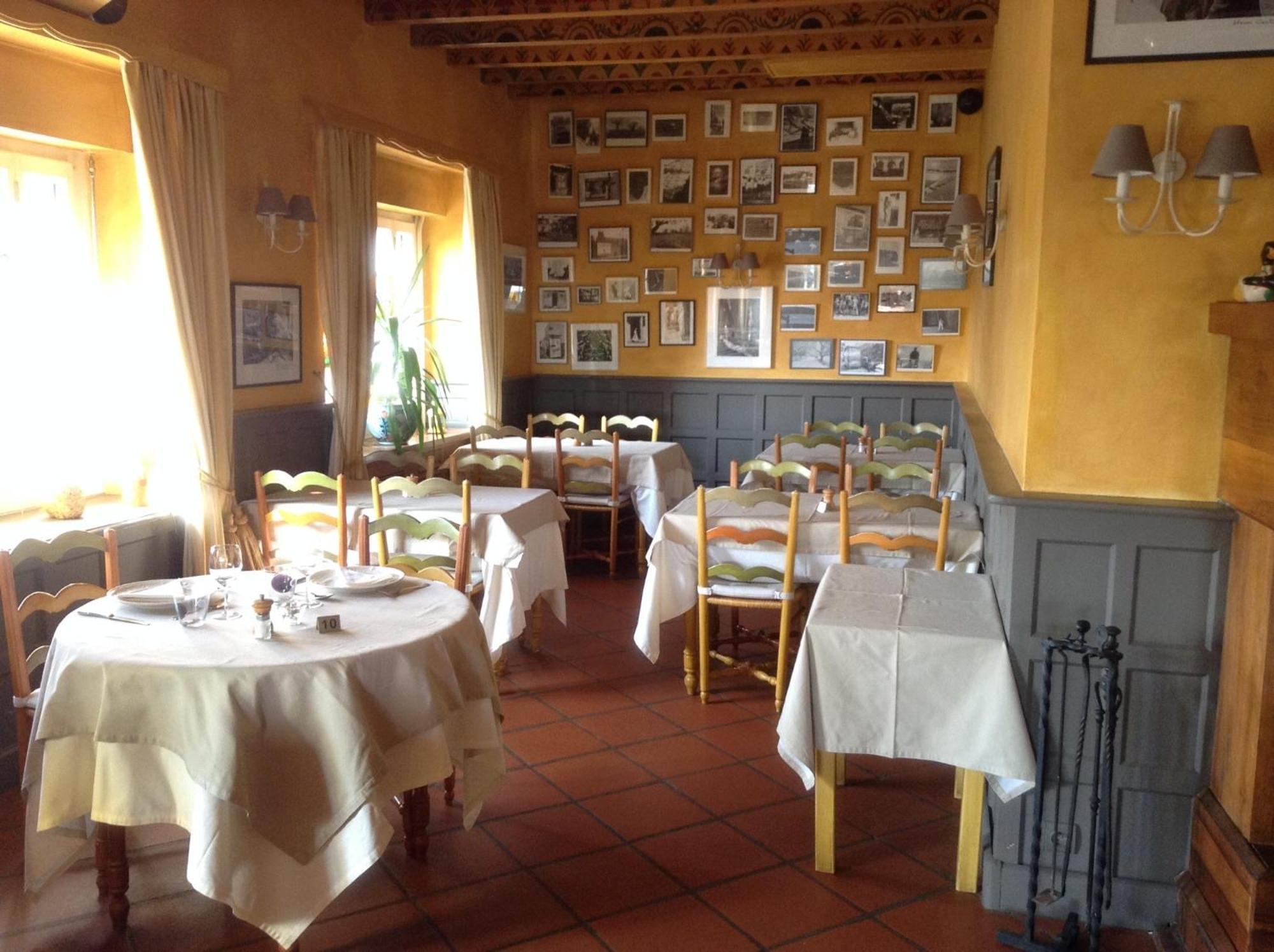 Échenevex Auberge Des Chasseurs מראה חיצוני תמונה