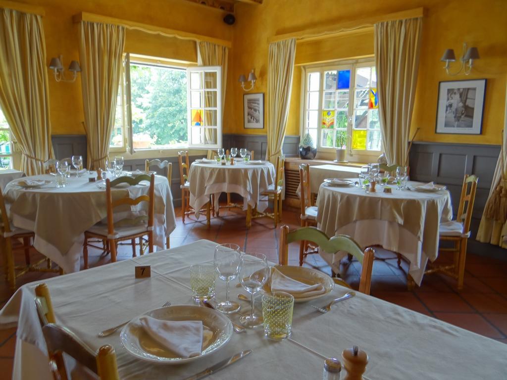Échenevex Auberge Des Chasseurs מראה חיצוני תמונה