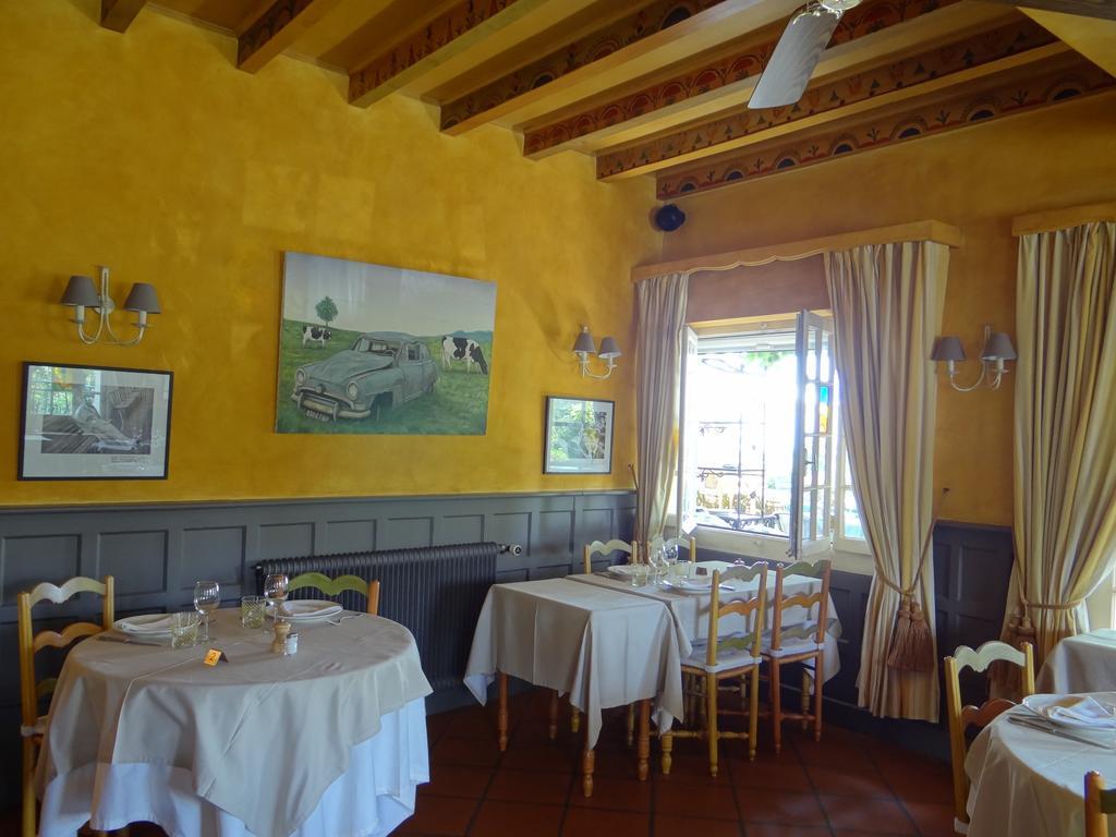 Échenevex Auberge Des Chasseurs מראה חיצוני תמונה